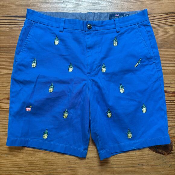 Vineyard Vines royal blue pineapple embroidered mens chino shorts SIZE 33 - Picture 1 of 4